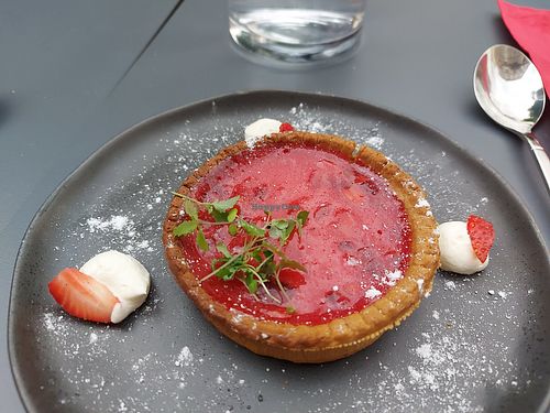 Praline pie : cute and quite good (the sable was probably a bit overcooked) at Like An Elephant in Lyon