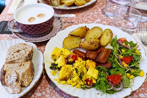 Brunch plate at Jo and Nana Cakes in Paris