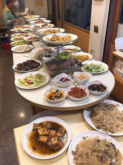 Abundant and fresh buffet at Shan You SuShi in Kaohsiung