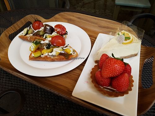 Pies and sandwich at yummyyomil in Seoul