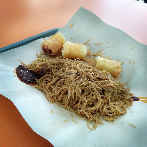Fried Bee Hoon with Popiah at Seng Hee Vegetarian Food in Northeast Singapore