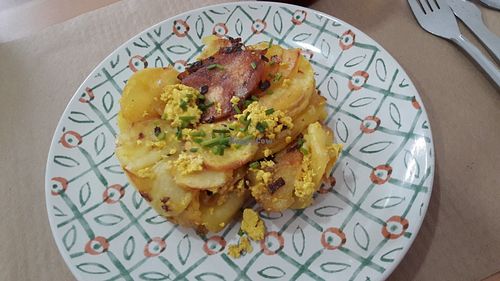 Potatoes with tofu at Verdetariano in Sevilla