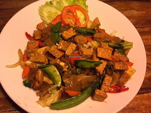 Noodle dish with tempeh at Ethos in Bangkok