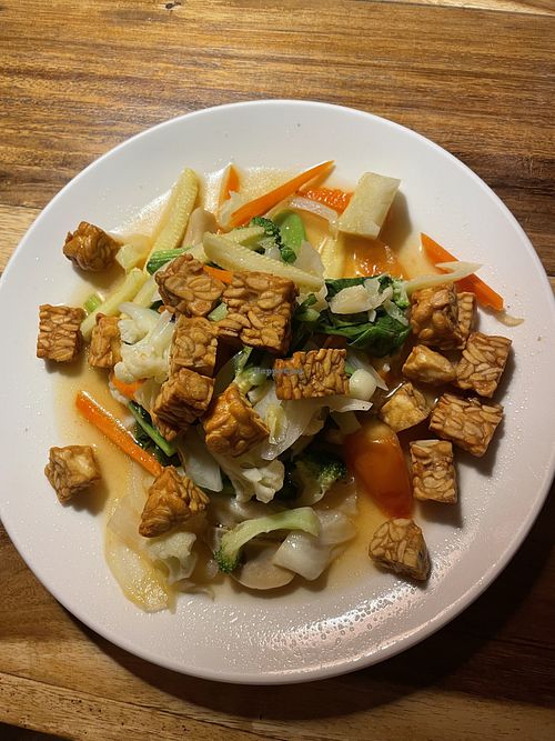Tempeh (+2€) vegetables   at Ethos in Bangkok