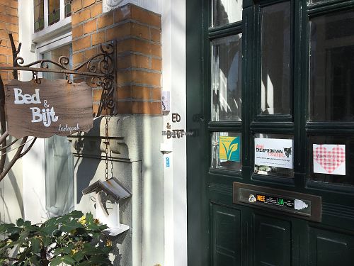 Door at Bed & Bijt in Rotterdam