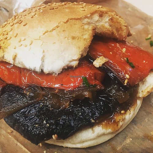 Vegetarian burger with out cheese and sauce (I substituted peppers for tomatoes) at Big Fernand in Cannes