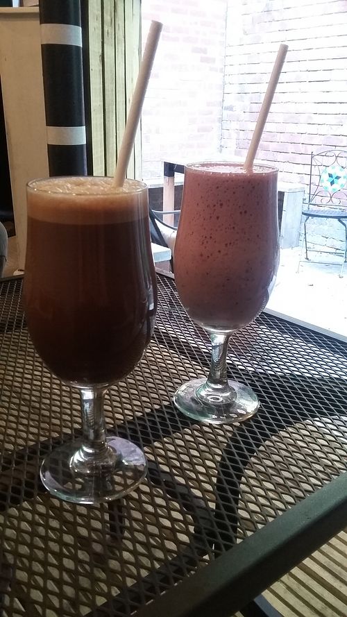 Berry smoothie and chocolate milkshake at Bean Social in Durham