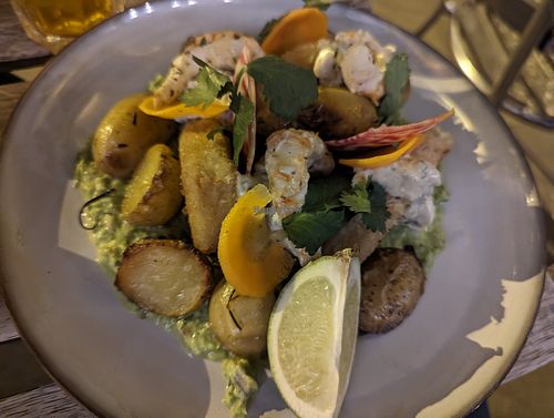 Ein Fisch und Shrimps Fake at Aujourd'hui Demain Cafe in Paris