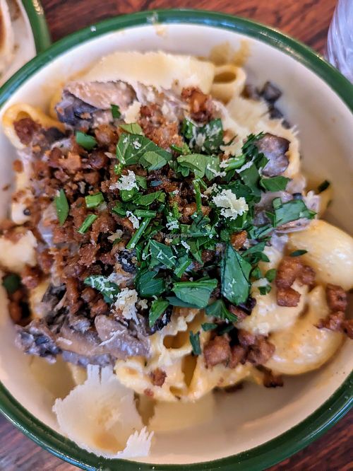 Mac and cheese at Aujourd'hui Demain Cafe in Paris