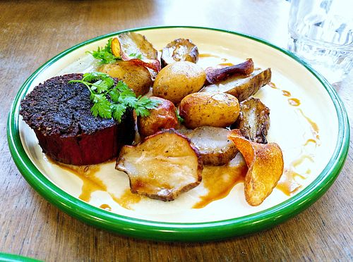 Filet très mignon at Aujourd'hui Demain Cafe in Paris