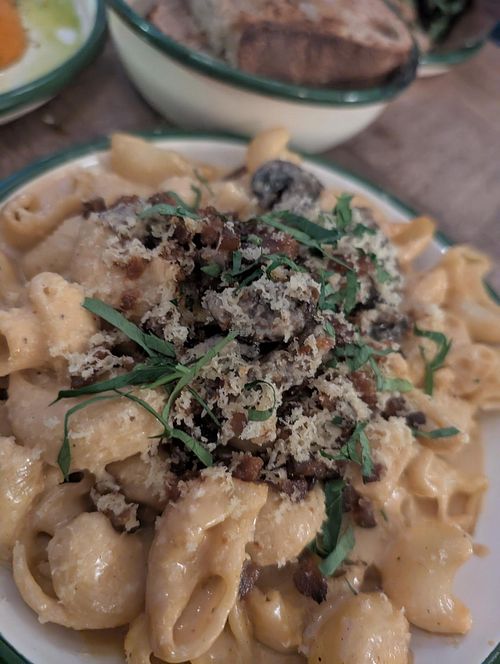 Mac'n'Cheese Carbonara (medium) at Aujourd'hui Demain Cafe in Paris