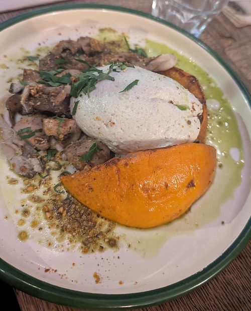 Fungi Fall No-Mozza at Aujourd'hui Demain Cafe in Paris