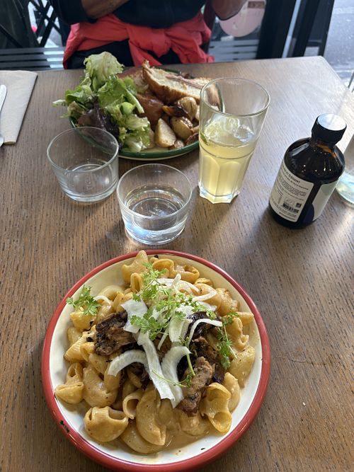 Mac and cheese  at Aujourd'hui Demain Cafe in Paris