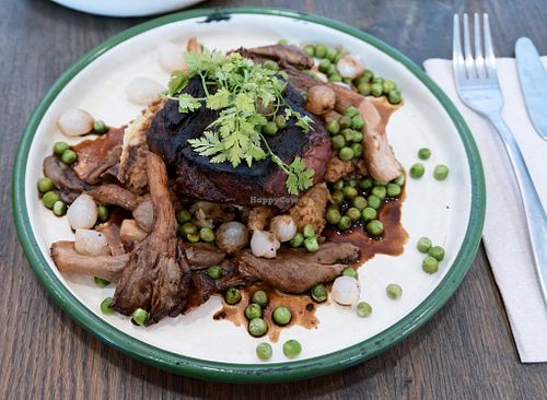 Filet Très Très Mignon at Aujourd'hui Demain Cafe in Paris