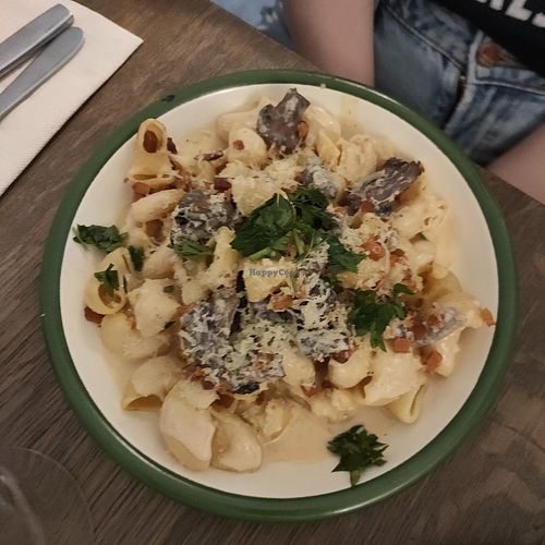 MAC'N'CHEESE CARBONARA at Aujourd'hui Demain Cafe in Paris