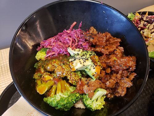 copper bowl. tres bien at Copper Branch in Dollard-des-ormeaux