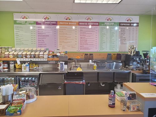 The bar at HeartSong Nutrition in Ashland