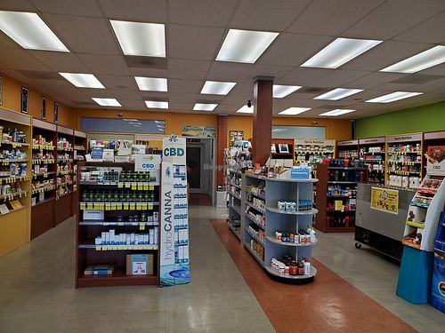 Inside at HeartSong Nutrition in Ashland