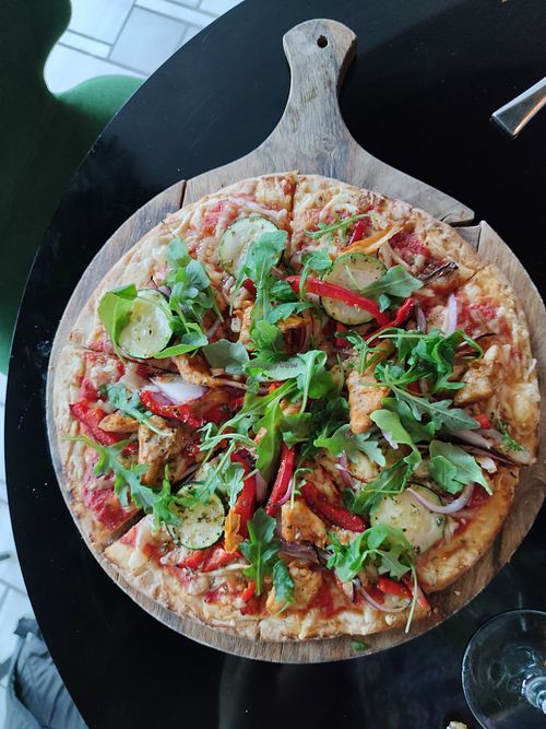 Mediterranean pizza at Wild Food in Granada