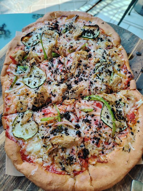 Glutenfree pizza, 6 pieces at Wild Food in Granada