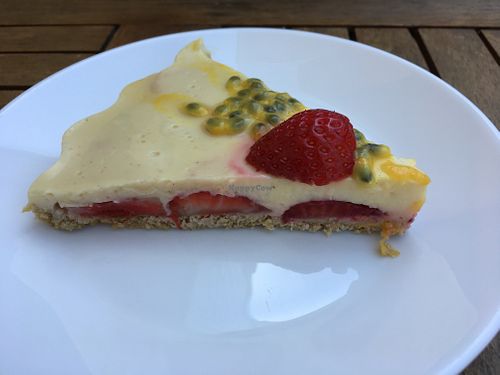Passion fruit and strawberry pie at Bosque in Sintra