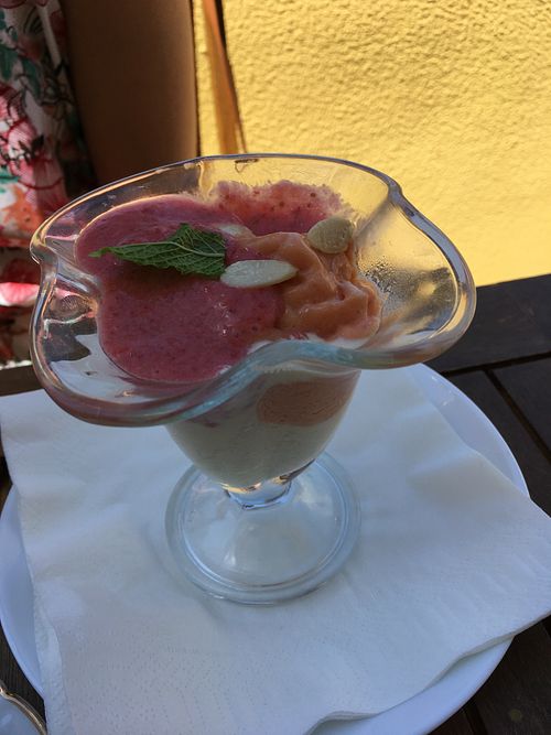 3 flavored ice-cream at Bosque in Sintra