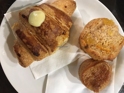 Muffins and croissant at L'Orto Bistrot in Turin