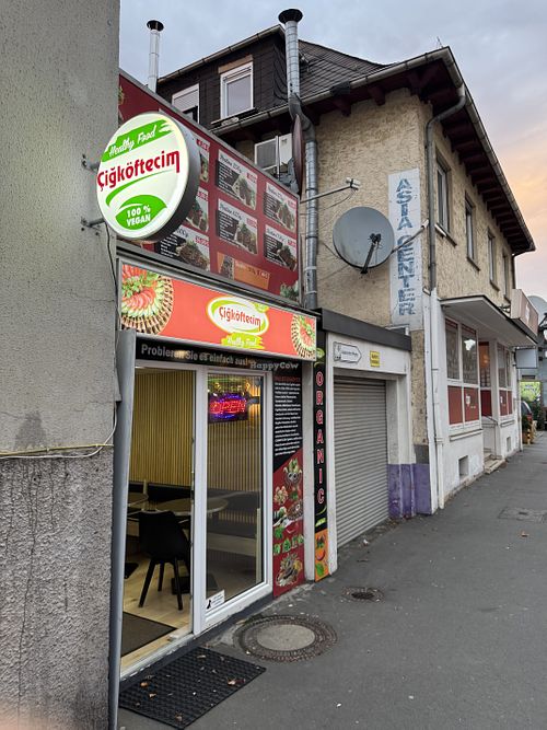 Storefront  at Cigköftecim in Wetzlar