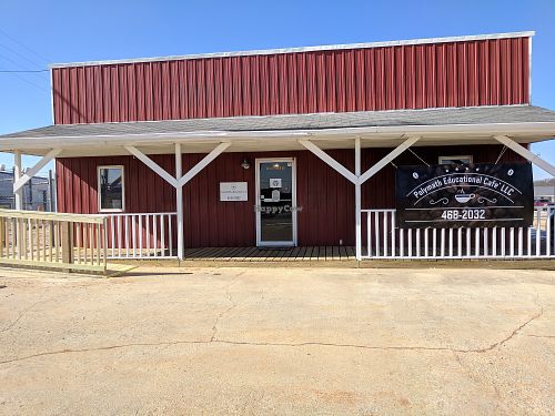 Outdoor view at Polymath Educational Cafe in Marshfield