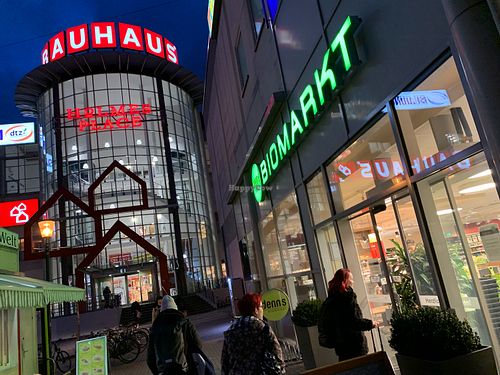 outside at denn's Biomarkt - Hasenheide in Berlin