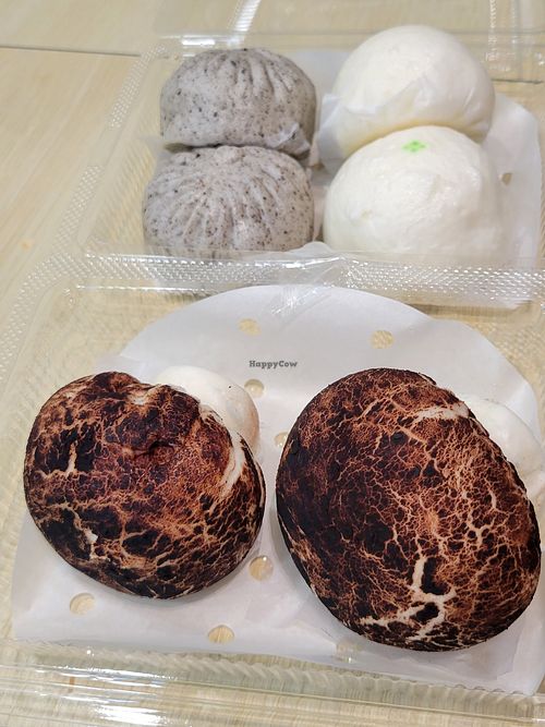 Mushroom, taro, and black sesame buns at BKK - China Town - T2 in Samut Prakan