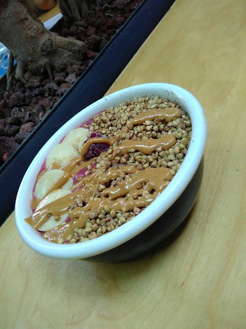 Açaí bowl at YayaRaw in Izmir