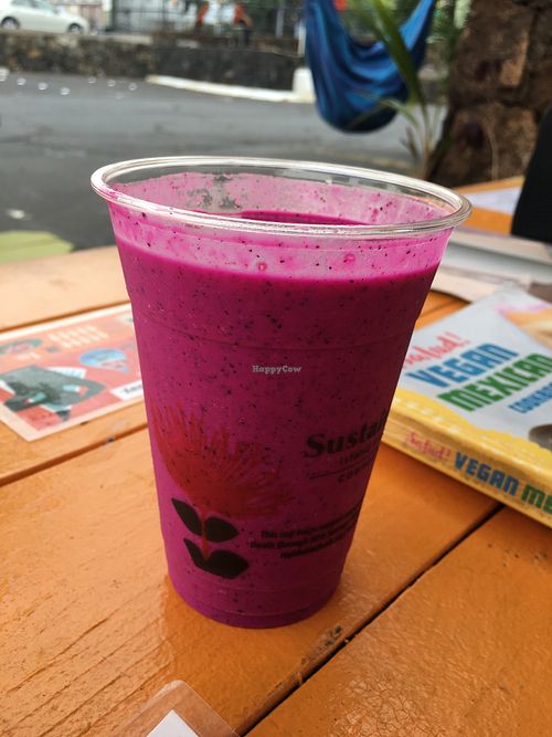 Dragonfruit Smoothie at Herbivores in Kailua Kona