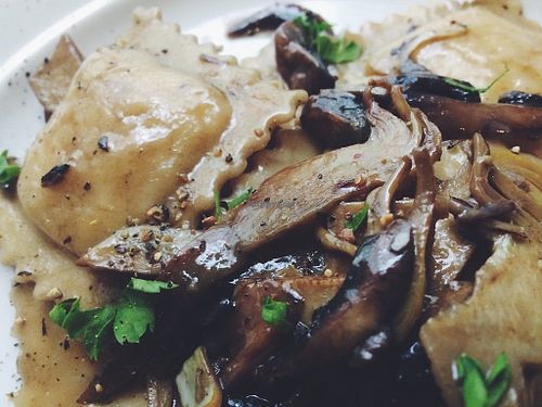 ravioli vegan mit mushrooms at Kuddelmuddel Cafe  in Berlin