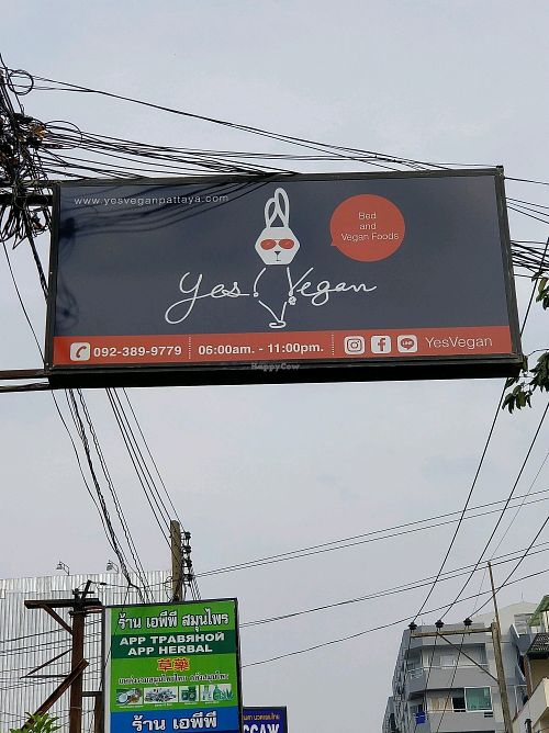 sign from the street at Yes Vegan in Pattaya