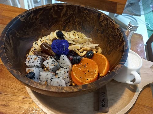 Granola bowl at Pure Vegan Heaven @Freeative in Chiang Mai