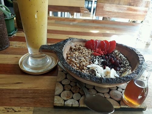 Banana Berries Acai Bowl, Mango Passion Smoothie at Pure Vegan Heaven @Freeative in Chiang Mai