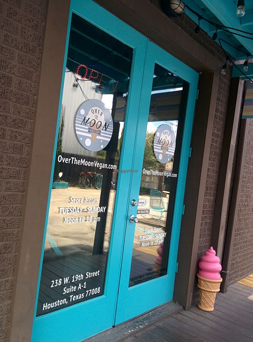 Side street entrance at Juice Girl & Over the Moon - 19th St in Houston