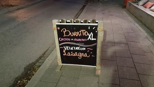 Daily specials at Peanuts Fresh Market Cafe in Kralendijk