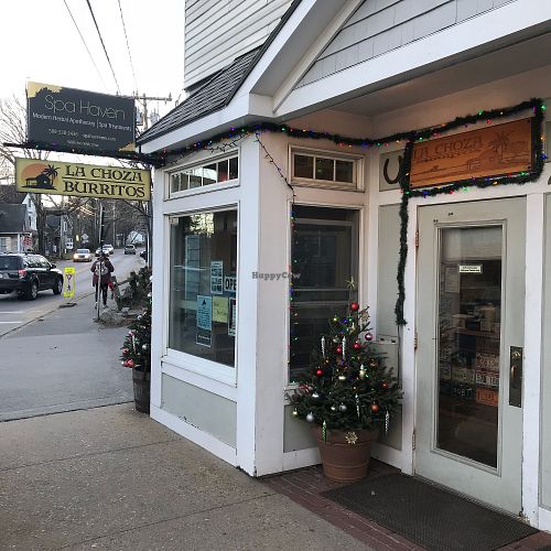 To the street at La Choza in Vineyard Haven