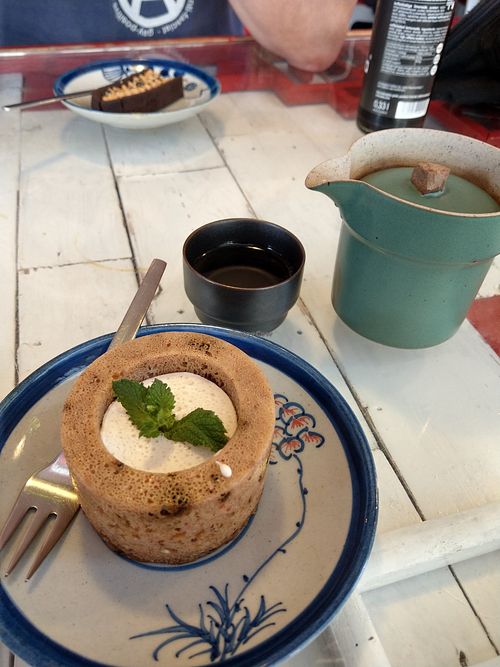 "Hasen-Beute" & white tea (front) death by chocolate (back) at miss mai in Dortmund