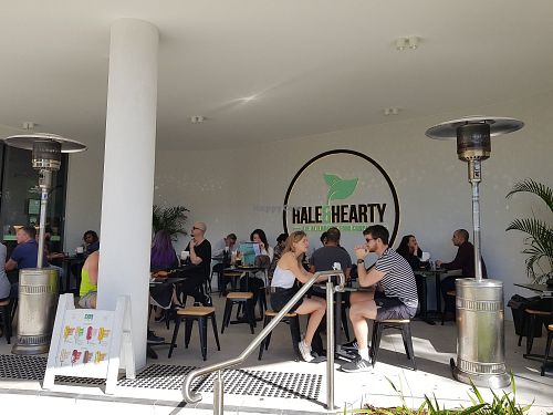 Outdoors dining area at Hale & Hearty in Waterloo
