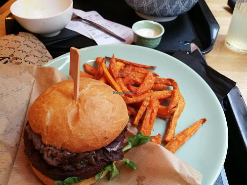 French burger at Forky's - Veleslavinova in Prague