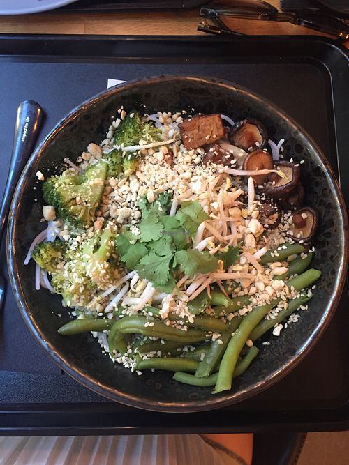 Broccoli buddha bowl at Forky's - Veleslavinova in Prague