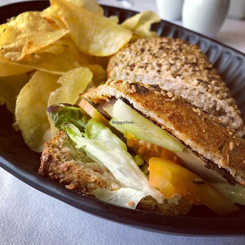 Vegan sandwich with marinated tofu and avocado at A Ver Tavira in Tavira