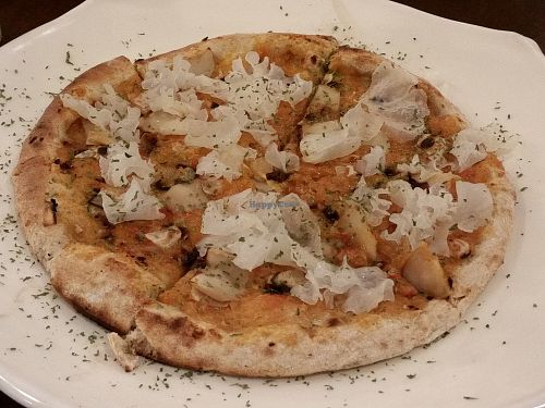White Funghus Pizza at Future Food Cafe Restaurant Tubu Tubu in Tokyo