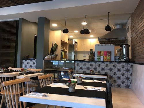 open kitchen at Rawdical Vegan Kitchen in Santiago