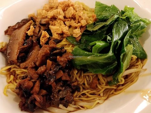 dried noodles at Maitree Cafe 慈素轩 in Central Singapore