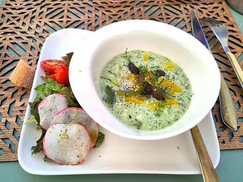 Green gaspacho at Une Cuillère Pour Maman in Bergerac