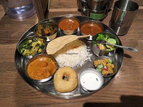 ビーガンミールスです。I ordered the “Vegan meals” at Erick South Indian Restaurant in Nagoya